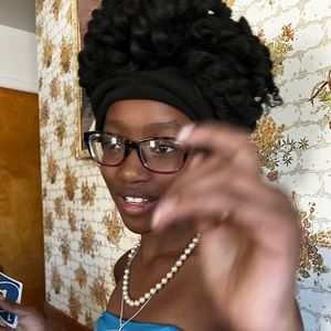 Meet your Posher, Kay